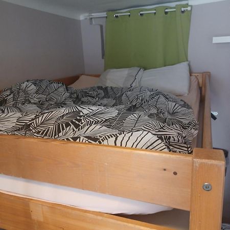 Logement Chambre Seul En Supplement Ou Dortoir Mixte Roquemaure  Δωμάτιο φωτογραφία