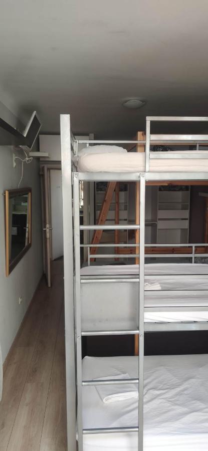 Logement Chambre Seul En Supplement Ou Dortoir Mixte Roquemaure  Εξωτερικό φωτογραφία