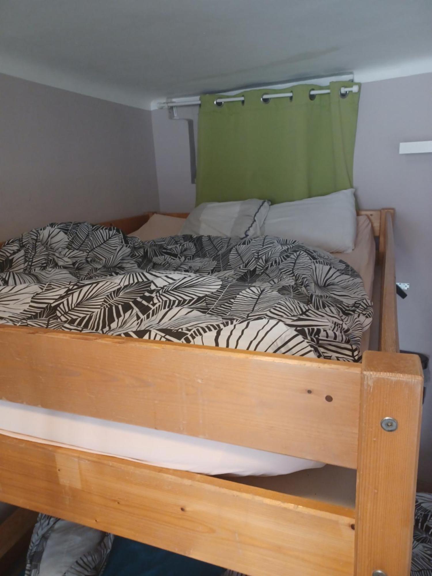 Logement Chambre Seul En Supplement Ou Dortoir Mixte Roquemaure  Δωμάτιο φωτογραφία